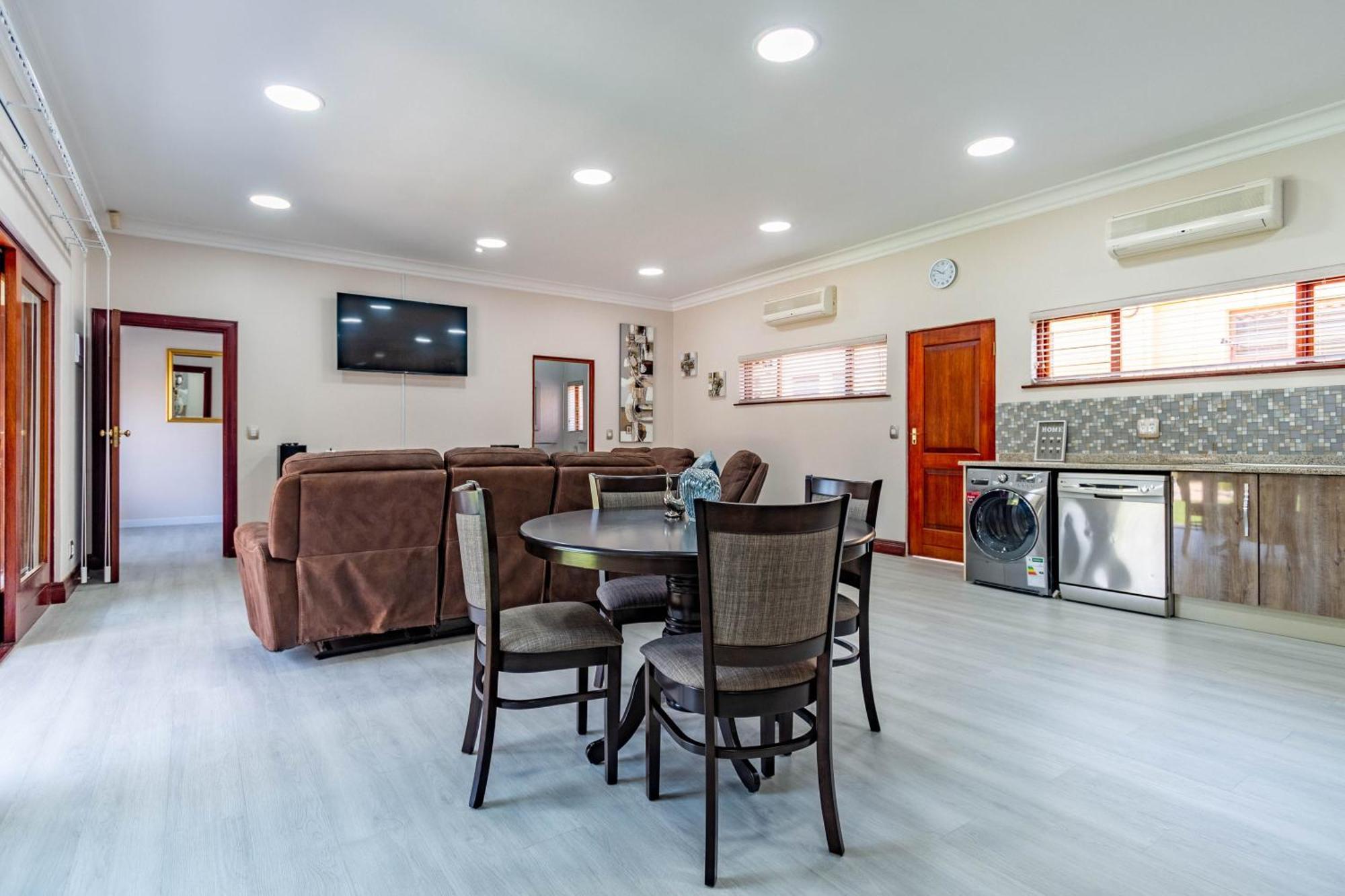 באנוני Rsa Lodge מראה חיצוני תמונה